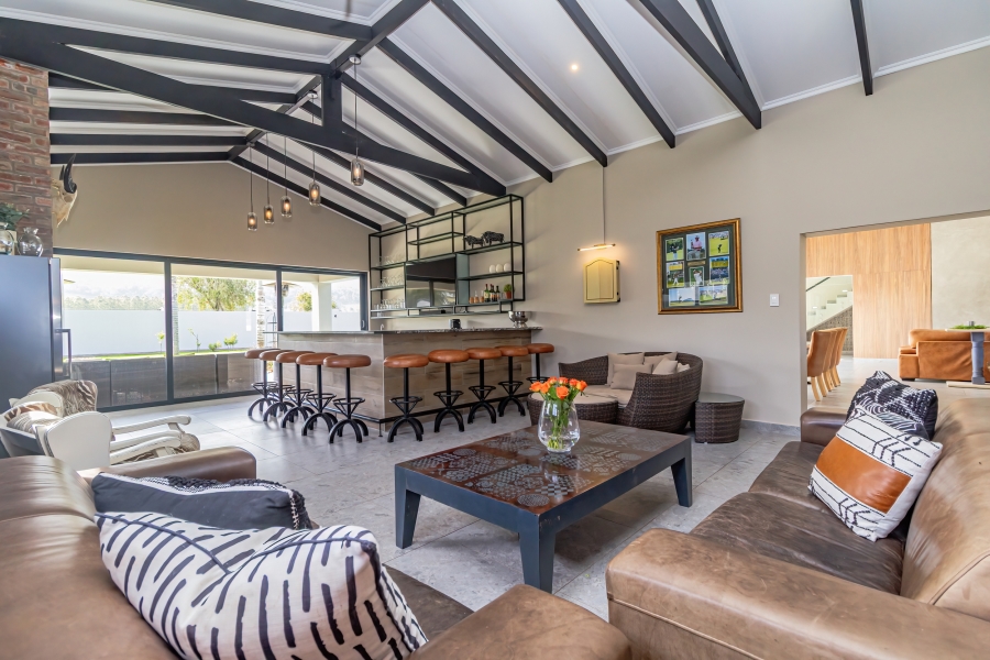 6 Bedroom Property for Sale in Heatherlands Western Cape